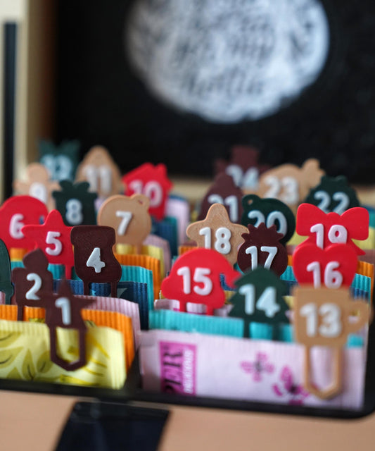 Clips para calendario de Adviento con forma de oso cuadrado | Accesorios para calendario de Adviento | LeHa Designs | Decoración navideña para la cuenta regresiva