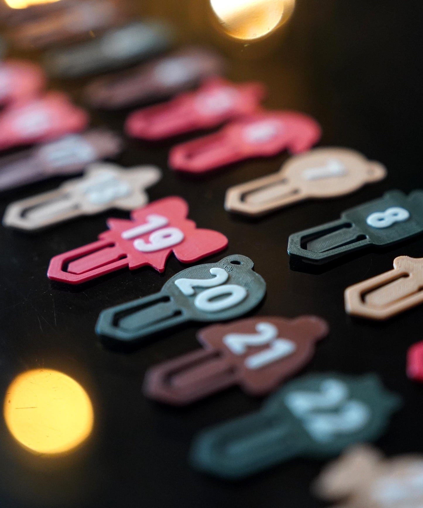 Clips para calendario de Adviento con forma de oso cuadrado | Accesorios para calendario de Adviento | LeHa Designs | Decoración navideña para la cuenta regresiva